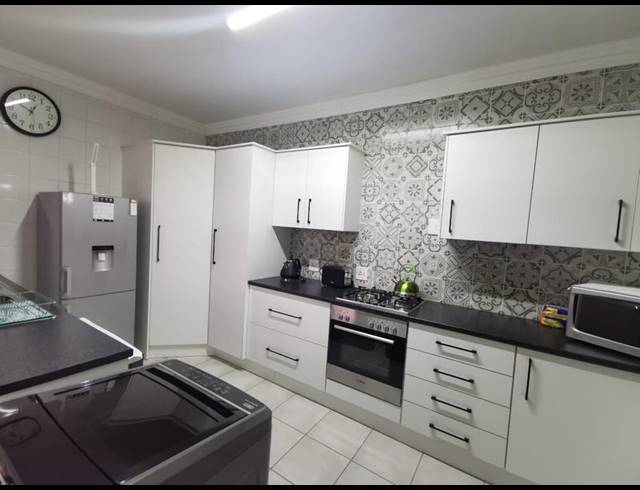 2 BEDROOM APARTMENT FOR SALE IN MEYERTON CENTRAL